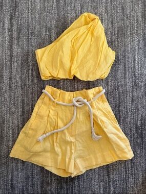 NEW Summer Away High Waisted Pleated Shorts (Part of Set)
